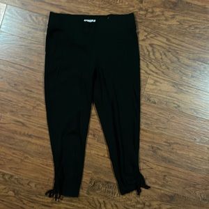Women’s size large leggings with draw-string leg-endings. Worn once.